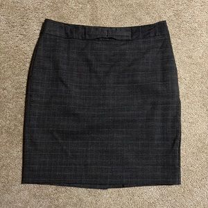 Loft knee length skirt with bow detail